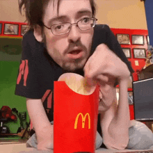 Eating French Fries Ricky Berwick GIF - Eating French Fries Ricky Berwick Having French Fries GIFs