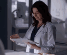 Greys Anatomy Amelia Shepherd GIF - Greys Anatomy Amelia Shepherd Ipad GIFs