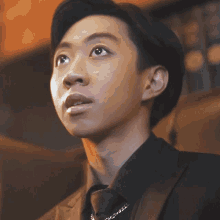 Looking Above Lenne GIF - Looking Above Lenne Lionel Lim You Xiang GIFs