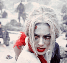 harley quinn the suicide squad margot robbie look around tired