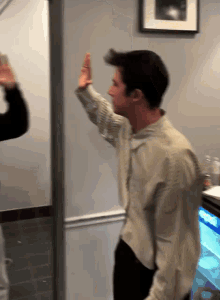 Wallows Dylan Minnette GIF - Wallows Dylan Minnette Digwhatyoudoc GIFs