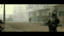 Black Hawk Down Soldier GIF - Black Hawk Down Soldier Moving GIFs