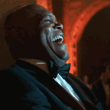 Laugh Samuel L Jackson GIF - Laugh Samuel L Jackson Hitmans Wifes Bodyguard GIFs