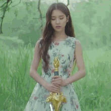 Loona Heejin Sword GIF - Loona Heejin Sword Loona Weapon GIFs