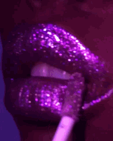 Lips Gloss GIF - Lips Gloss Paillettes GIFs