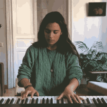 Tocar El Piano Dora GIF