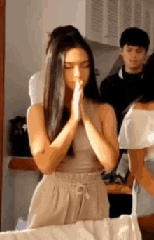 Francine Diaz Pray GIF - Francine Diaz Pray Kycine GIFs