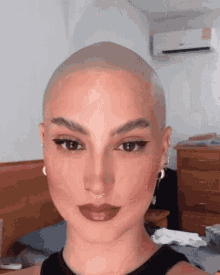 Bald Woman GIFs | Tenor