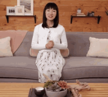 Marie Kondo Spark Joy GIF - Marie Kondo Spark Joy Tidy Up GIFs