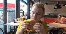 кушатьбургер естьбургер GIF - кушатьбургер естьбургер Eating GIFs