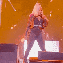 Nicki Minaj Rapping GIF - Nicki Minaj Rapping Beychristie GIFs