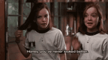 You'Ve Never Looked Better - Sisters GIF - The Parent Trap Lindsay Lohan Hallie Parker GIFs