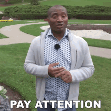Pay Attention James GIF - Pay Attention James Engvid GIFs