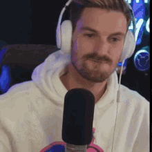 Cozy Gamer Rocking Out GIF - Cozy Gamer Rocking Out Music GIFs
