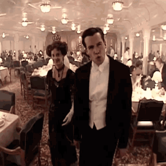 Titanic Titanic Movie GIF - Titanic Titanic Movie Titanic Outtakes -  Discover & Share GIFs