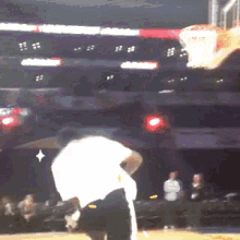 Victor Dunkindipo GIF - Victor Dunkindipo Pacers GIFs