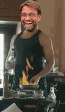 klopp chef cooking fire pan