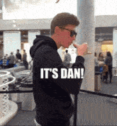 Its Dan Dan GIF - Its Dan Dan Its GIFs