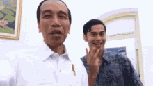Mirip Bapaknya GIF - Dewi Yull Jokowi Joko Widodo GIFs