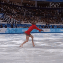 spinning team figure skating yulia lipnitskaya russia take a spin