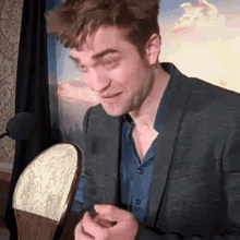 Robert Pattinson Pattinson GIF - Robert Pattinson Pattinson Help GIFs