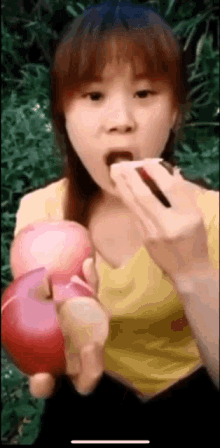 Apple Funny GIF - Apple Funny Chewing GIFs