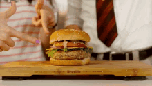 Burger Krabby Patty GIF - Burger Krabby Patty Hamburger GIFs