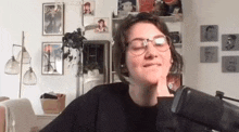 Giant Bomb Lucy James GIF - Giant Bomb Lucy James Dab GIFs