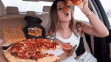 steph pappas pizza hut eating pizza spicy lovers pizza fast food