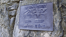 a plaque on a stone wall that says the salles factory