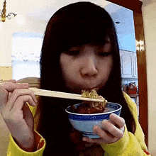 Eating Noodles Xiao Hoang GIF