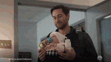 Babysitter Carrying GIF - Babysitter Carrying Smiling GIFs