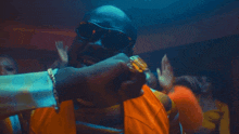 Dancing Adekunle Gold GIF - Dancing Adekunle Gold Do You Mind Song GIFs