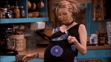 phoebe buffay pregnant friends belly food