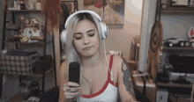 Vibe Avagg GIF - Vibe Avagg Listening To Music GIFs