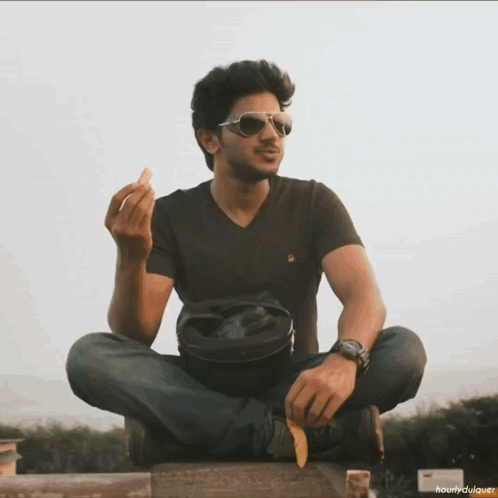 Solo - World of Shekhar | Malayalam | Dulquer Salmaan, Sai Dhanshika, Bejoy  Nambiar | TrendMusic - YouTube