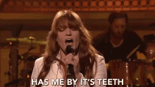 Has Me By Its Teeth Trapped GIF - Has Me By Its Teeth Trapped Singing GIFs