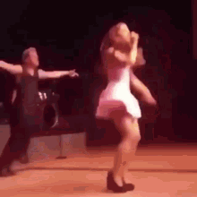 Ariana Grande Dancing GIF - Ariana Grande Dancing Show GIFs