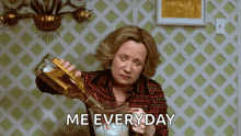 That70sshow Drinking GIF - That70sshow Drinking Pourliquor GIFs