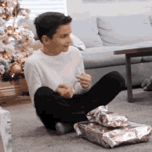 Cant Wait To Open My Present This Is How We Bingham GIF - Cant Wait To Open My Present This Is How We Bingham Im Excited To Open The Present GIFs