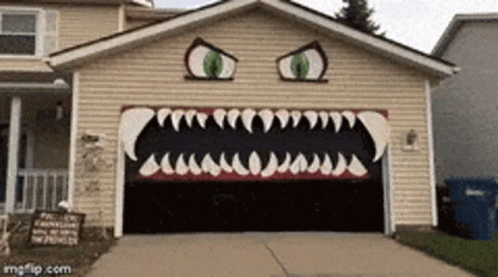 Garage with teeth!