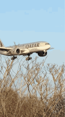airplane aviation luxembourg airplane qatar cargo lux aviation yt