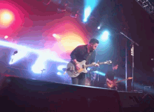 Playing Guitar Performing GIF - Playing Guitar Performing Live GIFs