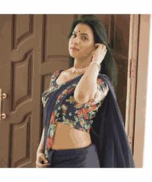 Shanaya Saree GIF - Shanaya Saree GIFs