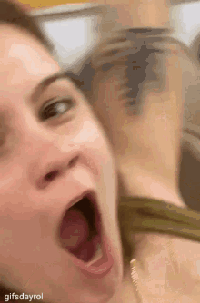 Carol Biazin Gifsdayrol GIF - Carol Biazin Gifsdayrol Yawn GIFs