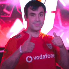 Two Thumbs Up Vegapatch GIF - Two Thumbs Up Vegapatch Giants Gaming GIFs