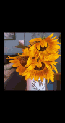 Sunflowers Bouquet GIF - Sunflowers Bouquet Lagranjitadett GIFs