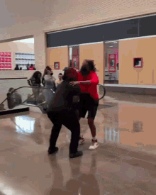 Lord Adrean Instagram GIF - Lord Adrean Instagram Mall Fight GIFs