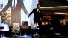 Tom Hiddleston Dancing GIF - Tom Hiddleston Dancing Dance GIFs