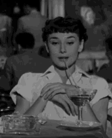 Audrey Hepburn Smile GIF - Audrey Hepburn Smile Happy GIFs